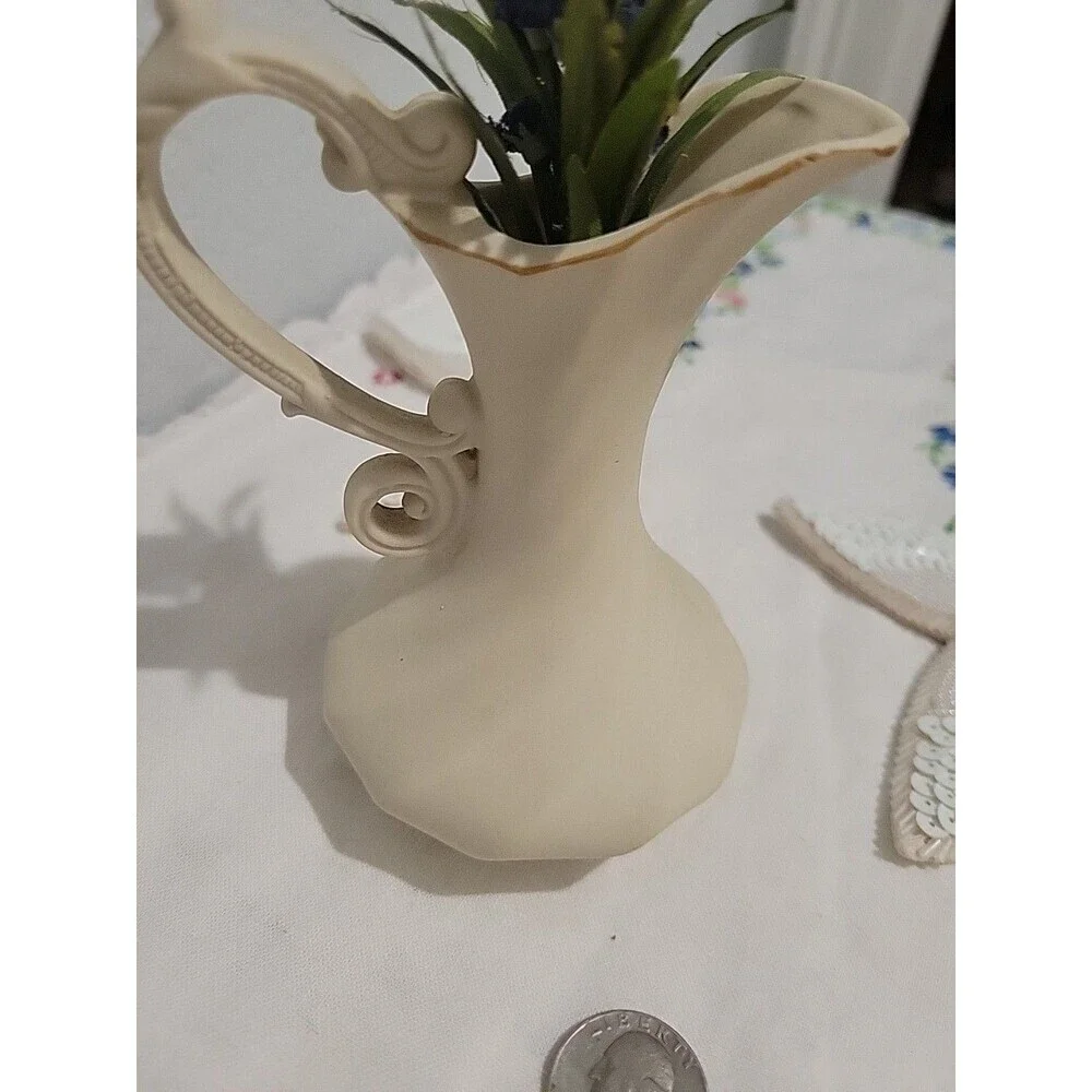 Vintage Capodimonte Neopolitan Porcelain Bud Vase With Applied Flowers & Handle
